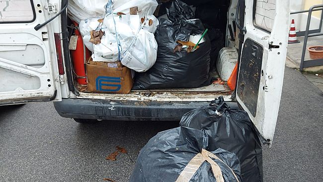 Sequestrati 13 quintali tra rifiuti tessili e scarti edili