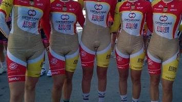 Ciclismo, al Giro di Toscana la divisa dello scandalo