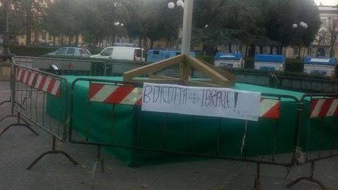 Destra fiorentina: l'istinto razzista sfugge di mano in piazza