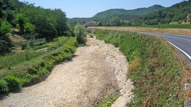 Torrente Carza: affluente del fiume Sieve, defluito ad alta velocità