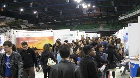 Job Zone, in 1500 in fila per un lavoro a I Gigli