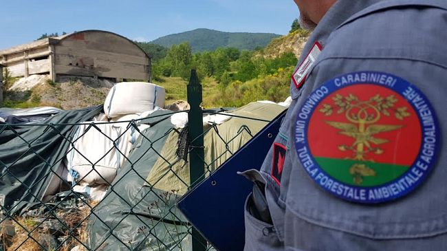Bracconaggio sull'Arno: controlli dei carabinieri sui pescatori