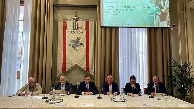 Libri: la ‘ragazza dai pantaloni verde’ che amava la Juve