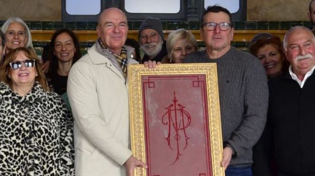 Vetrofania ritrovata nei sotterranei delle Terme del Corallo