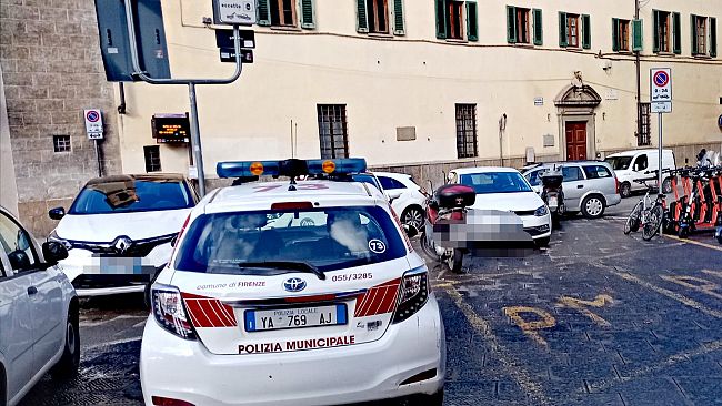 Vigili urbani aggrediti e feriti, crescono i casi a Firenze