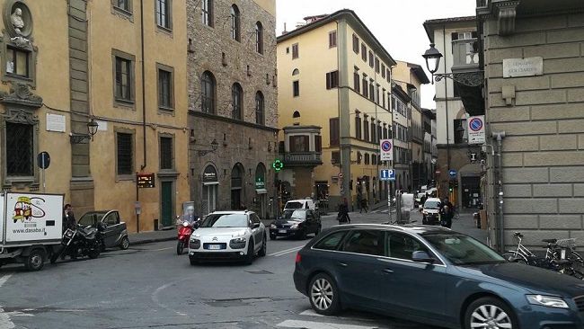 Oltrarno Selvaggio: cittadini in festa per le multe elettroniche