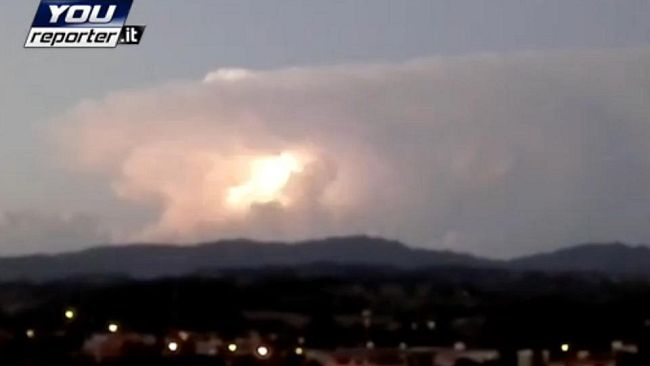 Tuoni e fulmini sul Mugello: lo spettacolo in un video