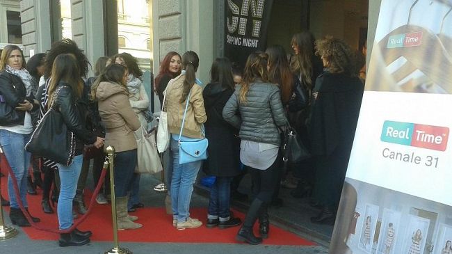 Shopping Night, lunga fila per il casting a Firenze