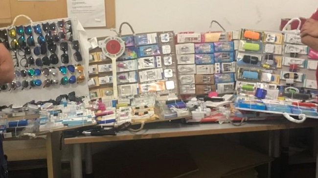 Abusivismo commerciale: 1600 articoli sequestrati dai vigili fiorentini