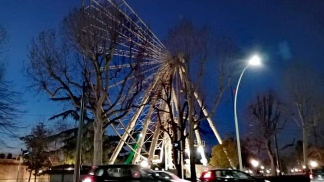 Fortezza: smontaggio ruota panoramica in corso