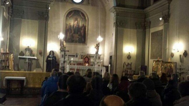 Spari a Firenze: lutto di minoranza