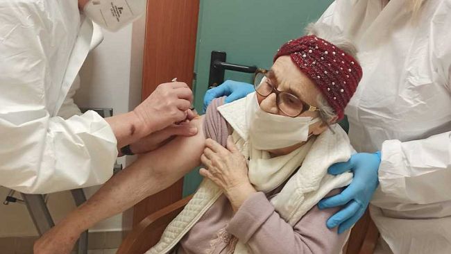 Vaccini: la destra invoca le dimissioni della giunta Giani