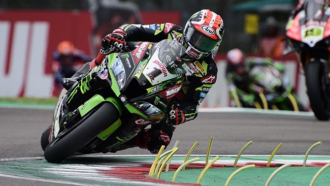 Mondiale SBK, cresce l'attesa per la sfida tra Bautista e Rea