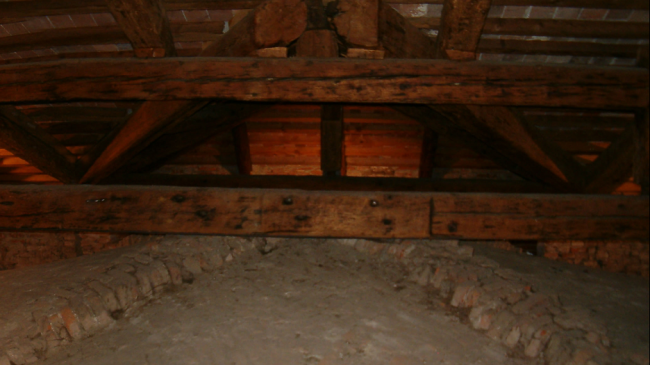 Di chi è il sottotetto?