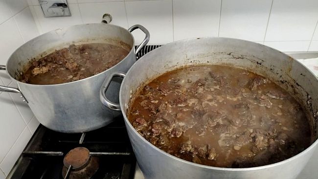 Cento chili di peposo dall'Impruneta alle zone alluvionate