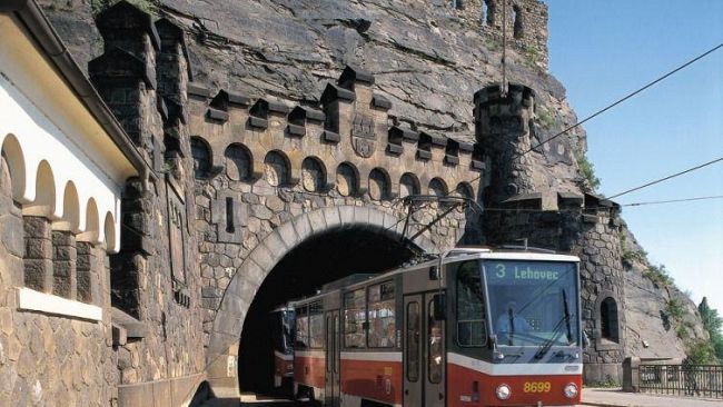 Praga: prendere il tram in una cittá europea