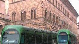 Tramvia: il vicesindaco Matulli annuncia in consiglio comunale la prima linea pronta alla fine del 2008<BR>L'assenza del sindaco irrita il pubblico e Cruccolini lo espelle<BR>Sfiorata la rissa