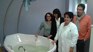 Travaglio in acqua, rilassa e allevia i dolori in attesa del bebè