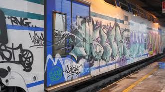 Otto treni regionali presi di mira dai vandali durante il fine settimana