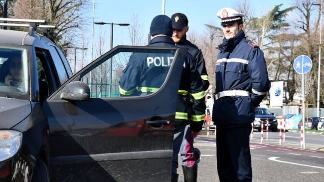Navetta turistica irregolare fermata a Firenze 