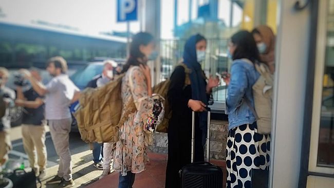 Arrivati a Firenze i primi afgani: le foto