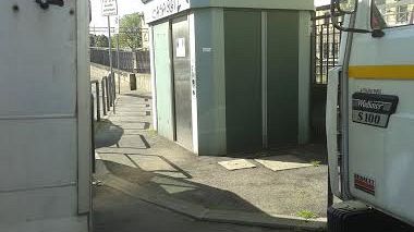 Mercato delle Cure, il bagno tanto atteso che nessuno utilizza