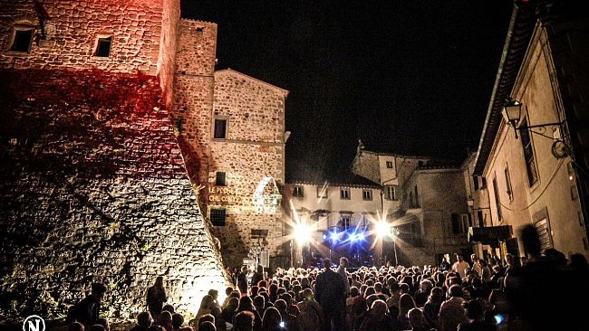 Ad Arcidosso il ‘Narrastorie’ di Cristicchi