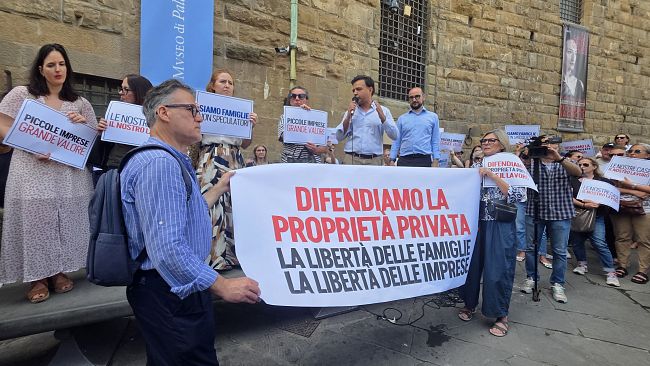 Affitti brevi, la protesta degli operatori del settore