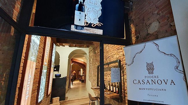 Apre nel cuore di Montepulciano il Podere Casanova Wine Art Shop