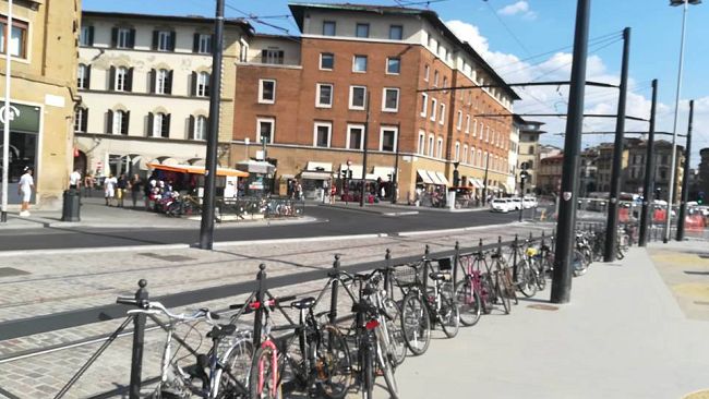 Bici lungo la Tramvia: schiaffo a Santa Maria Novella al più grande bicipark d'Italia