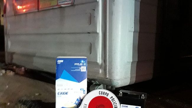 Smaltimento rifiuti: sequestrato a Firenze un mezzo usato per la ristrutturazione edilizia