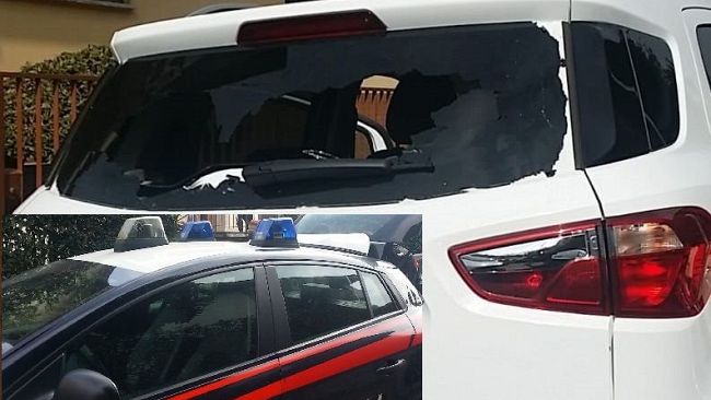 Aggredito senza motivo, colpito da un sasso mentre era alla guida