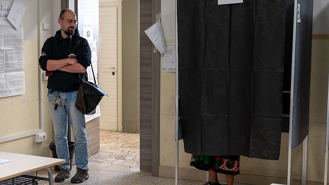 Regionali 2025: l'affluenza ai seggi nel corso della domenica