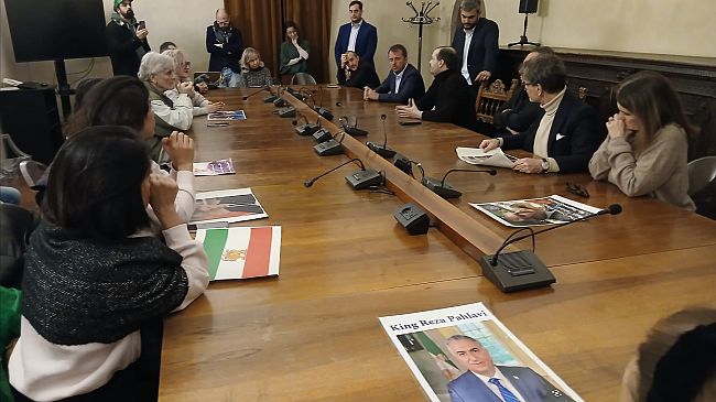 Accanto al popolo iraniano che lotta per la propria libertà