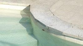 Natale: brindisi in vasca nelle Terre di Siena