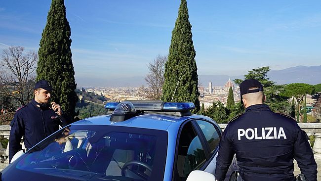 Maltratta la mamma di 90 anni, 54enne fiorentino nei guai