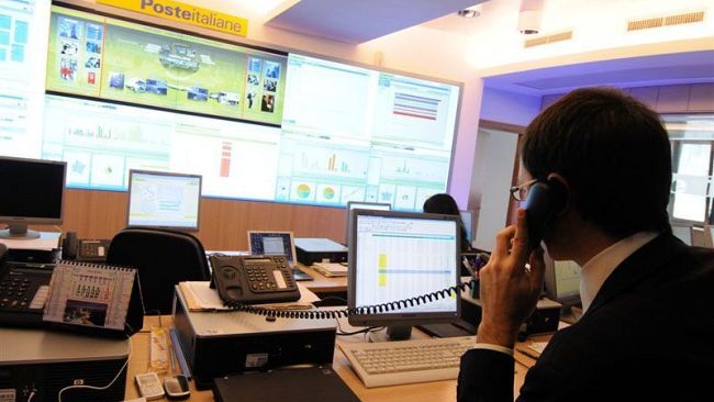 Poste Italiane invita 3.000 sindaci a Roma per organizzare il futuro: evento senza precedenti