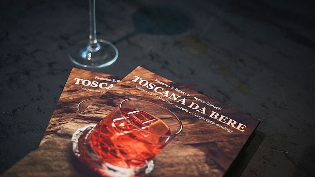 Esce “Toscana da Bere”, il tour della regione in 70 cocktail