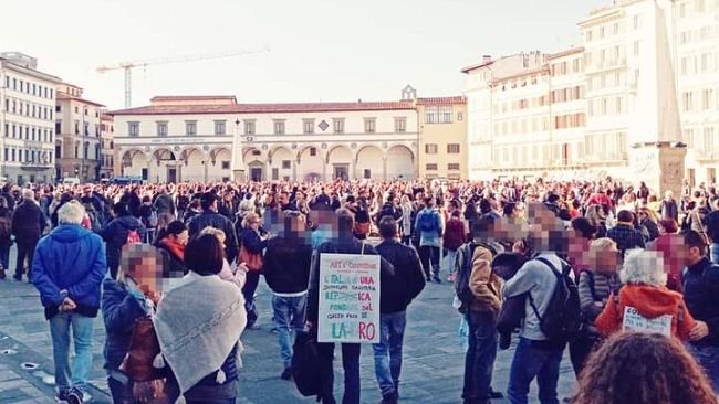 In corso il presidio no Green pass a Firenze