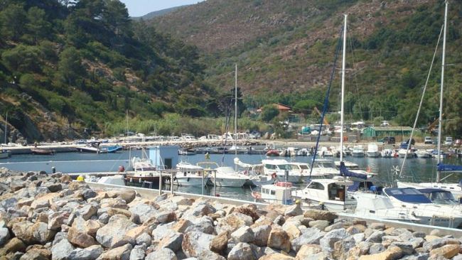 Capraia si illumina da sola