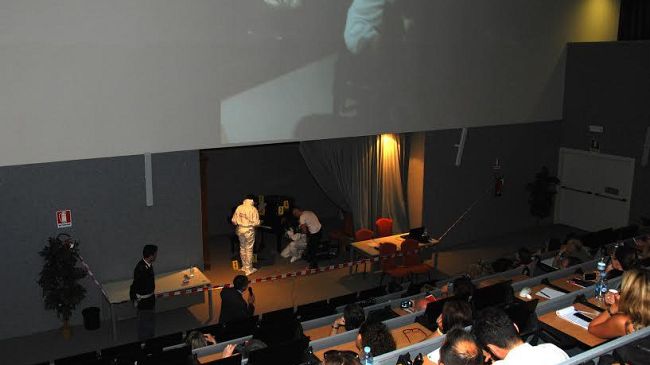 Facoltà di Medicina: Polizia Scientifica sulla scena del crimine