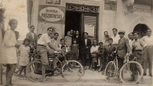 La Tabaccheria Bruschi e la floricoltura Vannucci di Firenze compiono 100 anni