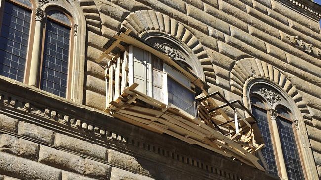 Tadashi Kawamata apre in anteprima Territori instabili a Palazzo Strozzi