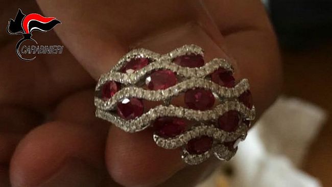 Gioielli in oro rubati in Toscana: recuperati dai Carabinieri a Roma