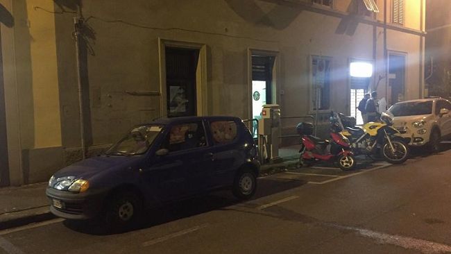 Bomba a Firenze: sequestrata sede anarchica con un blitz