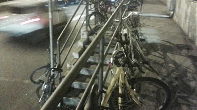 Provoca un incidente e scappa, il pirata della strada è un medico