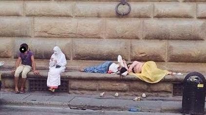 Centro di Firenze, il bivacco finisce su Facebook
