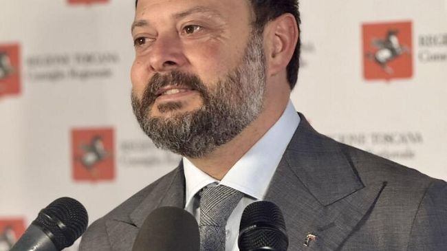 Prato: alla fine la sindaca Bugetti si è dimessa