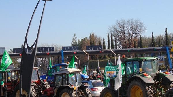 Proteste agricoltori, Assotir: 'Trattori e camion mondi vicini'