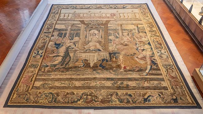 Arazzi: restauro per Il banchetto di Psiche